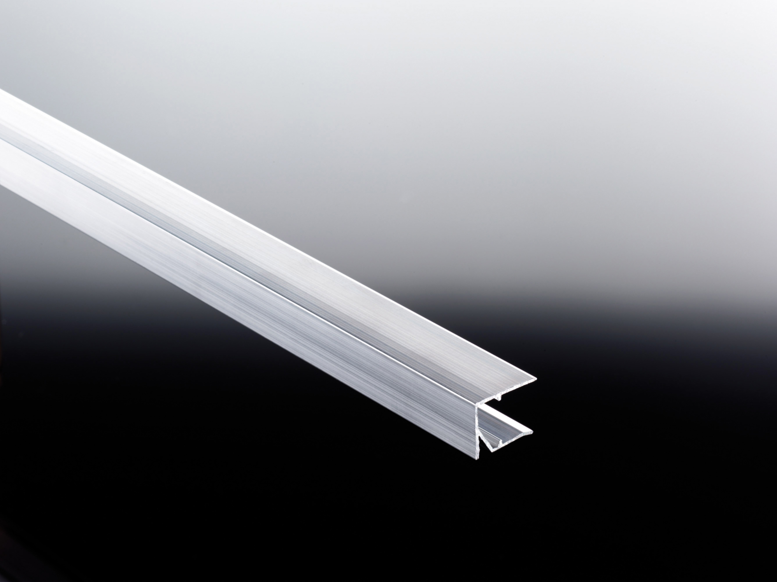 Alu 16 Abschlußprofil